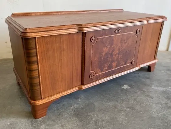 Lane cedar hope chest in matchbook walnut veneer by Finish Pros